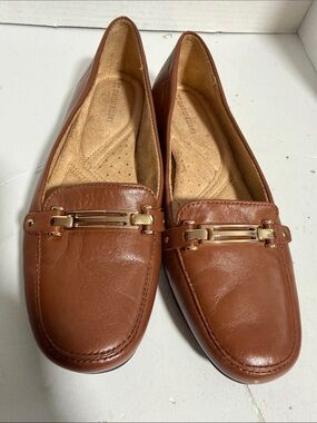 Women's naturalizer Brown Leather Slip-On Loafers with Gold Accent